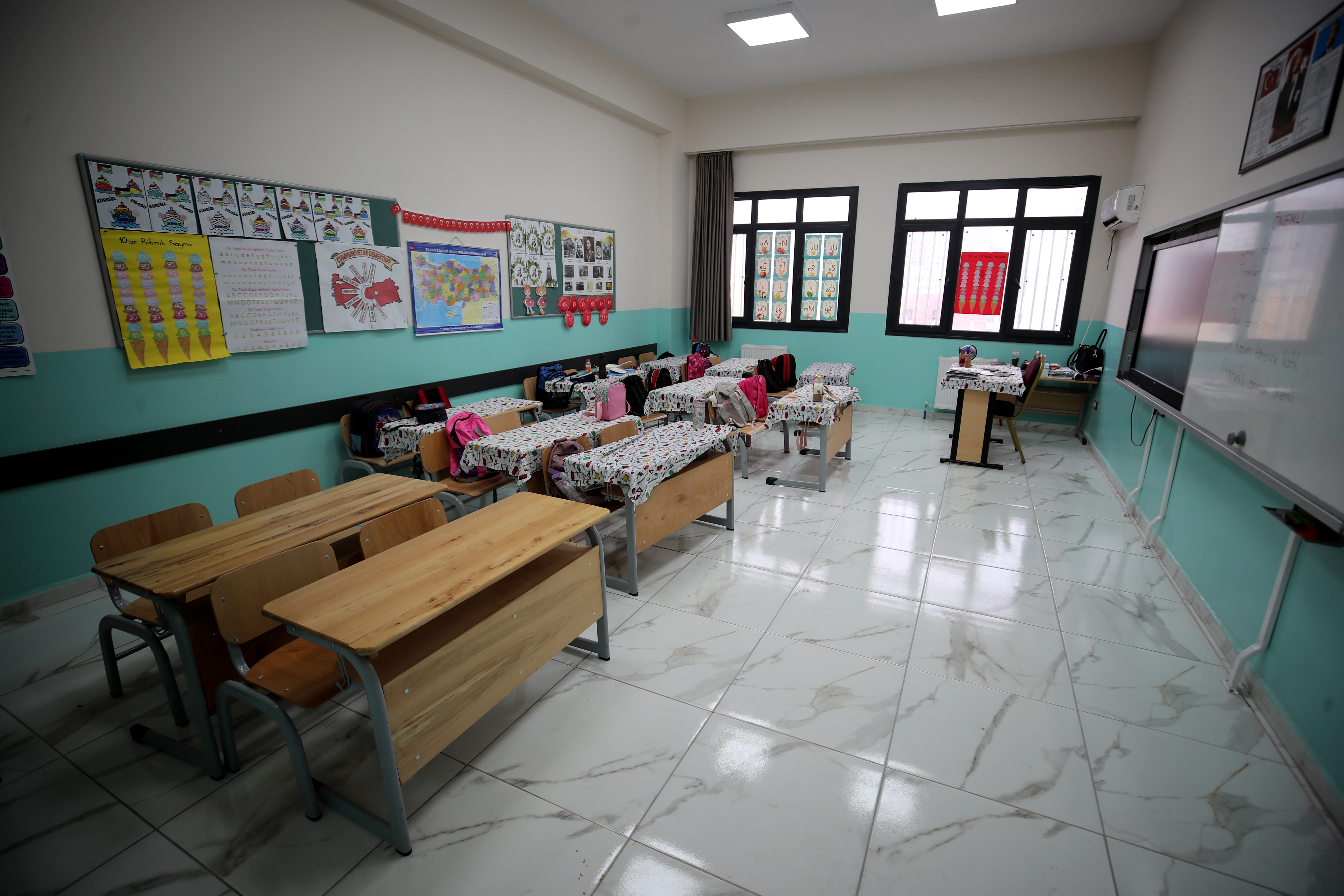 6 Şubat Depremleri̇ni̇n Üçüncü Yili Depremlerden Etkilenen Hatay, Adana Ve Osmaniye'ye 292 Yeni Eğitim Yuvası Kazandırıldı