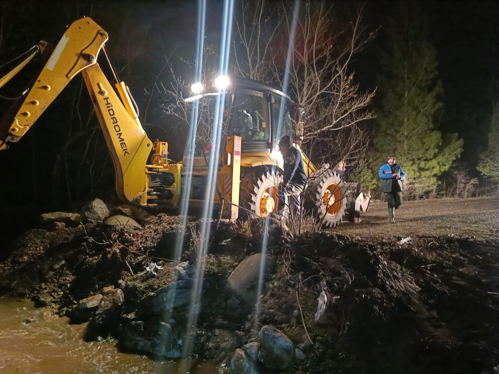 Antalya Akseki’de Kapanan Yol Açıldı (2)
