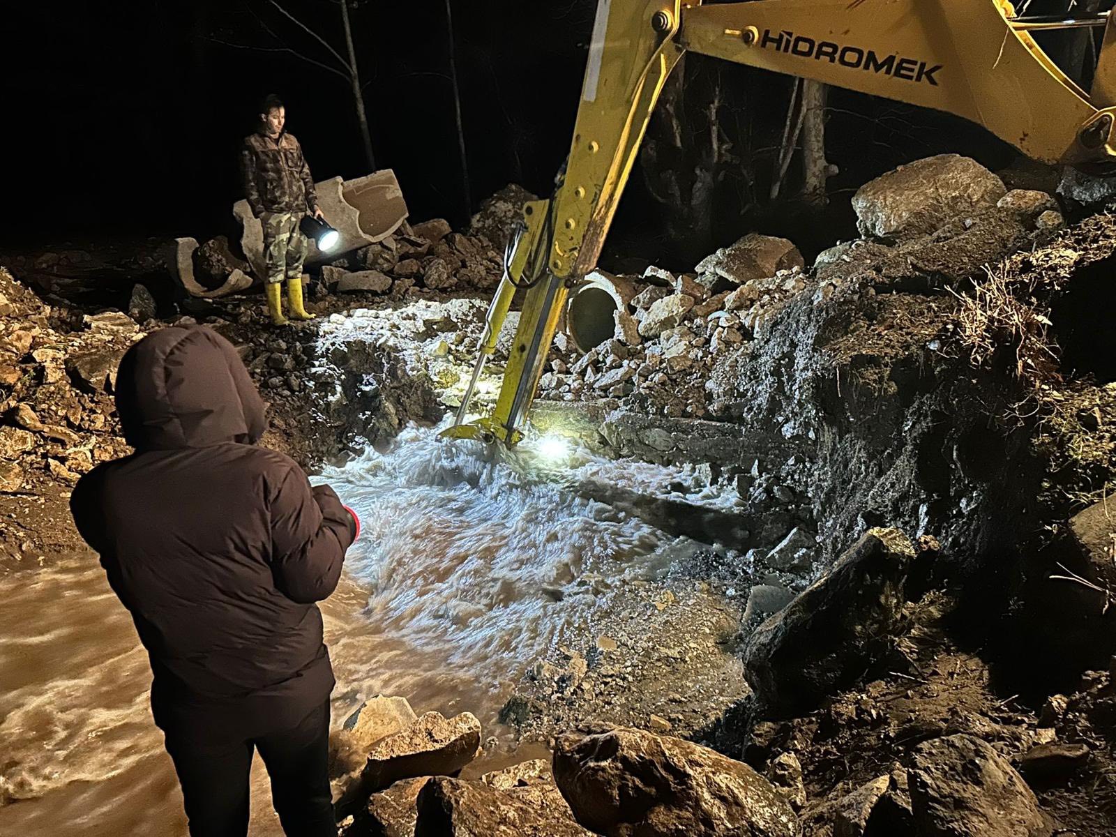 Antalya Akseki’de Kapanan Yol Açıldı (4)
