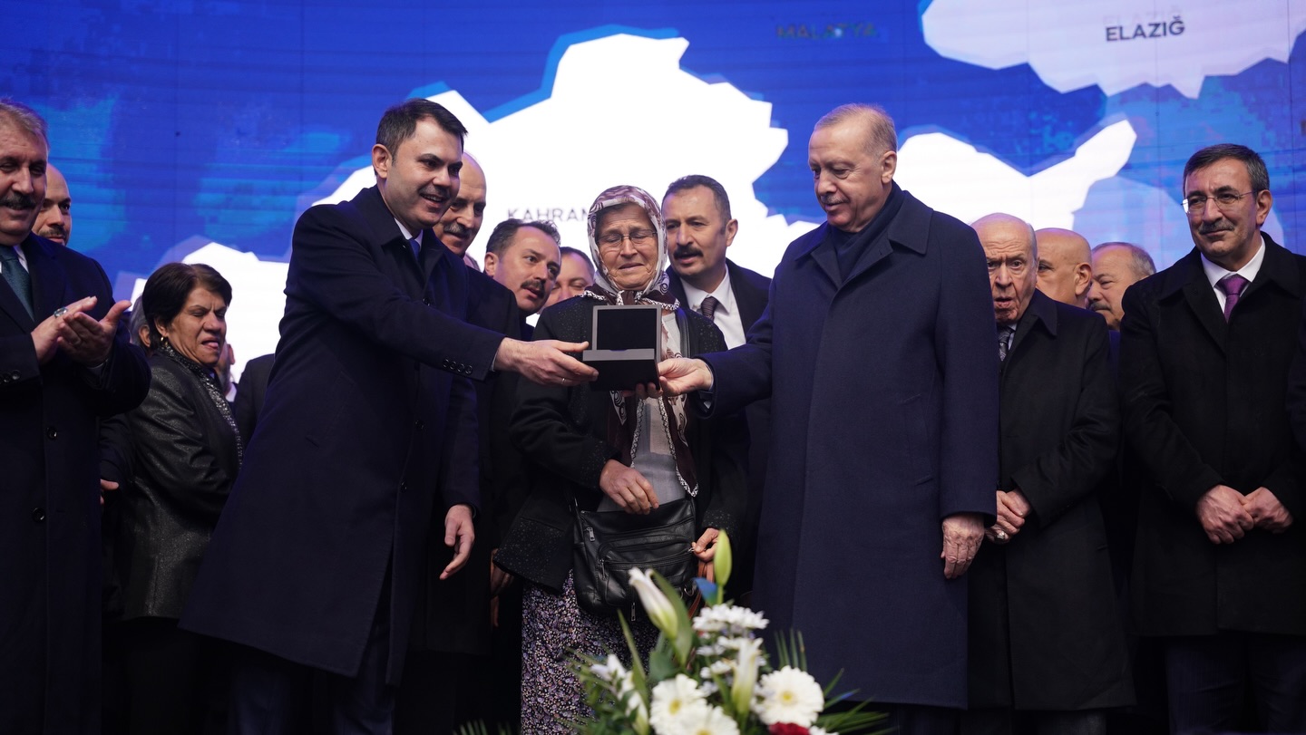 Bakan Kurum “Deprem Şehitlerimizi Özlemle Andık” (1)