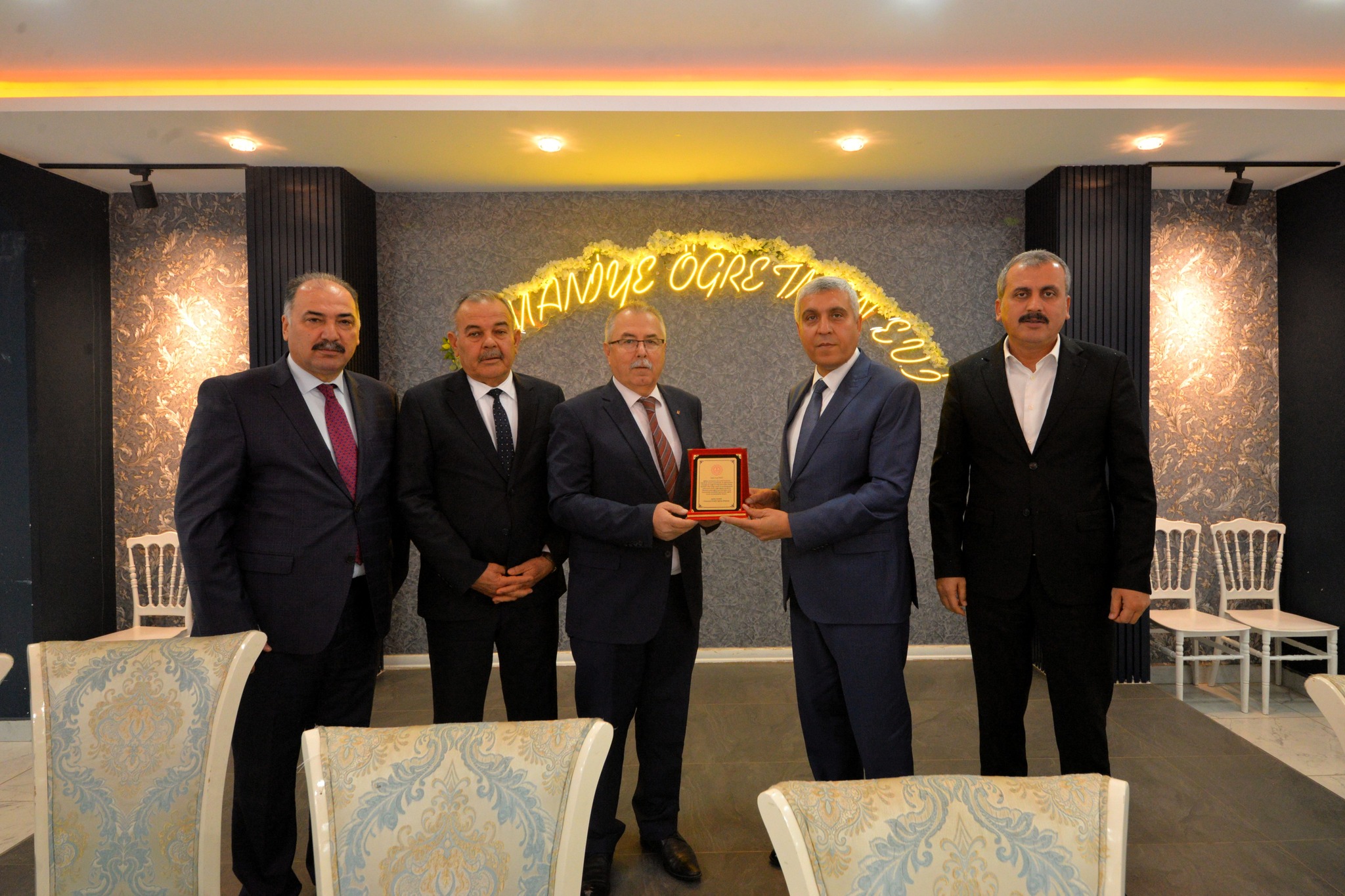 Eğitime Emek Veren İsim Suat Özat’a Anlamlı Veda (3)