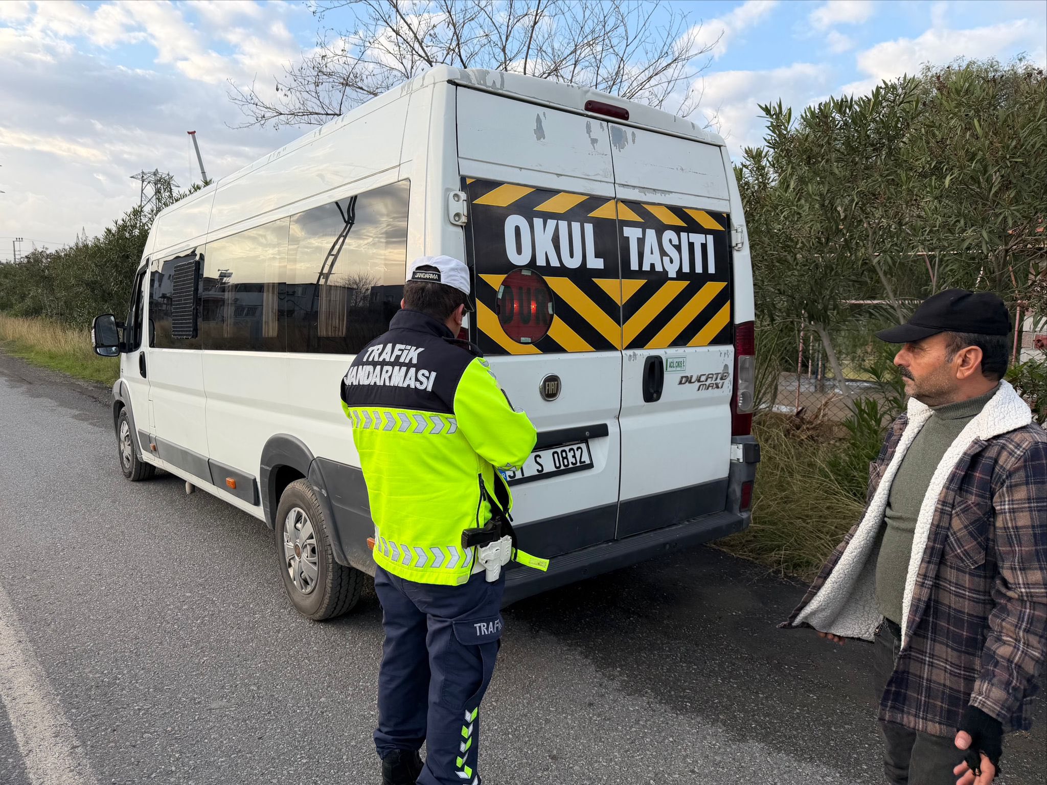 Erzin’de Okul Servislerine Jandarmadan Sıkı Denetim3
