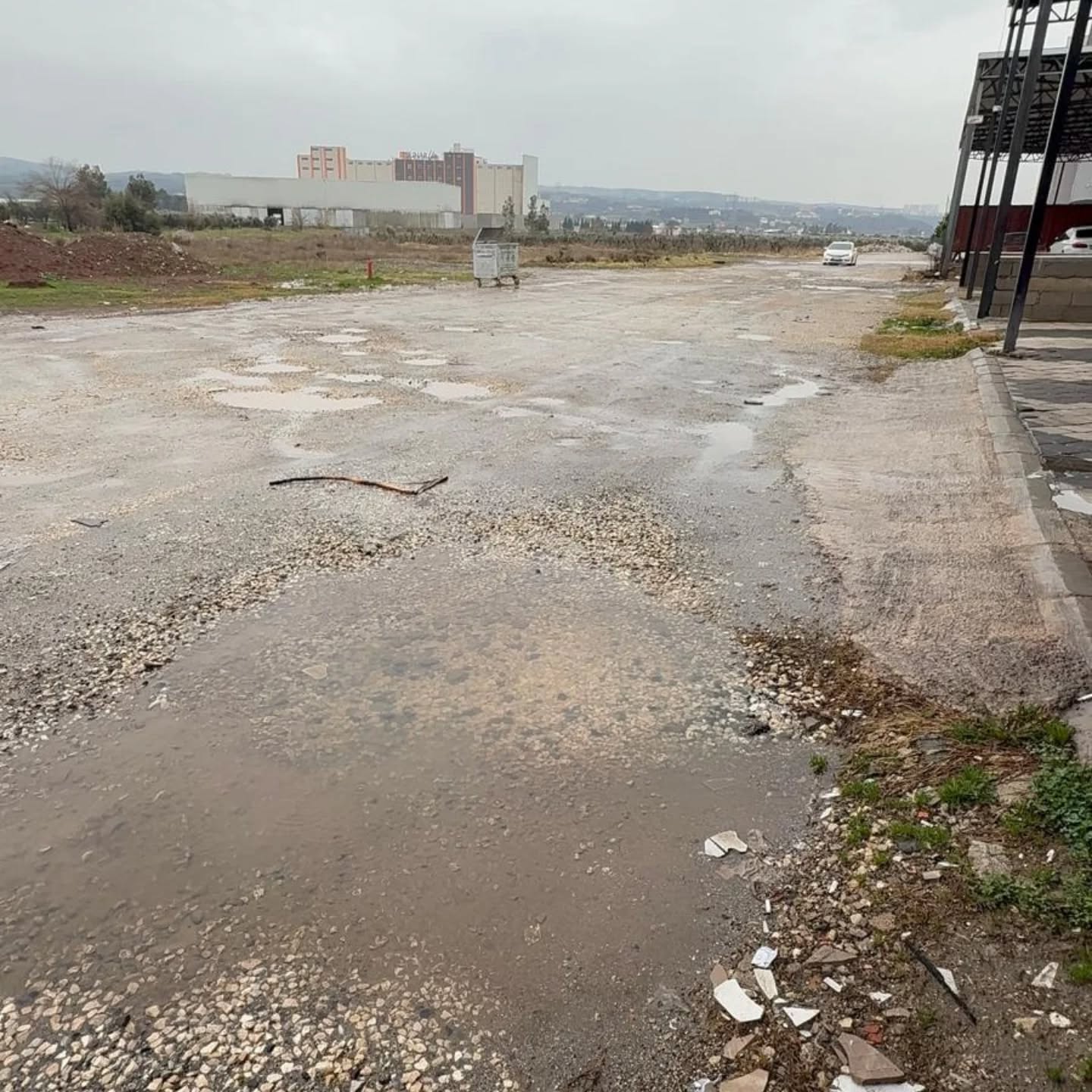 Galericiler Sitesi Esnafı Altyapı Sorununu Milletvekiline Taşıdı (6)