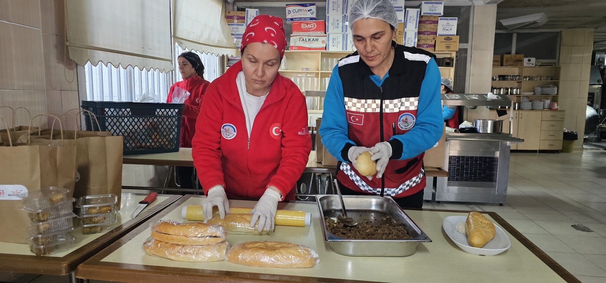 Kadirli Belediyesi’nden Ramazan’da Esnafa İftar İkramı (5)