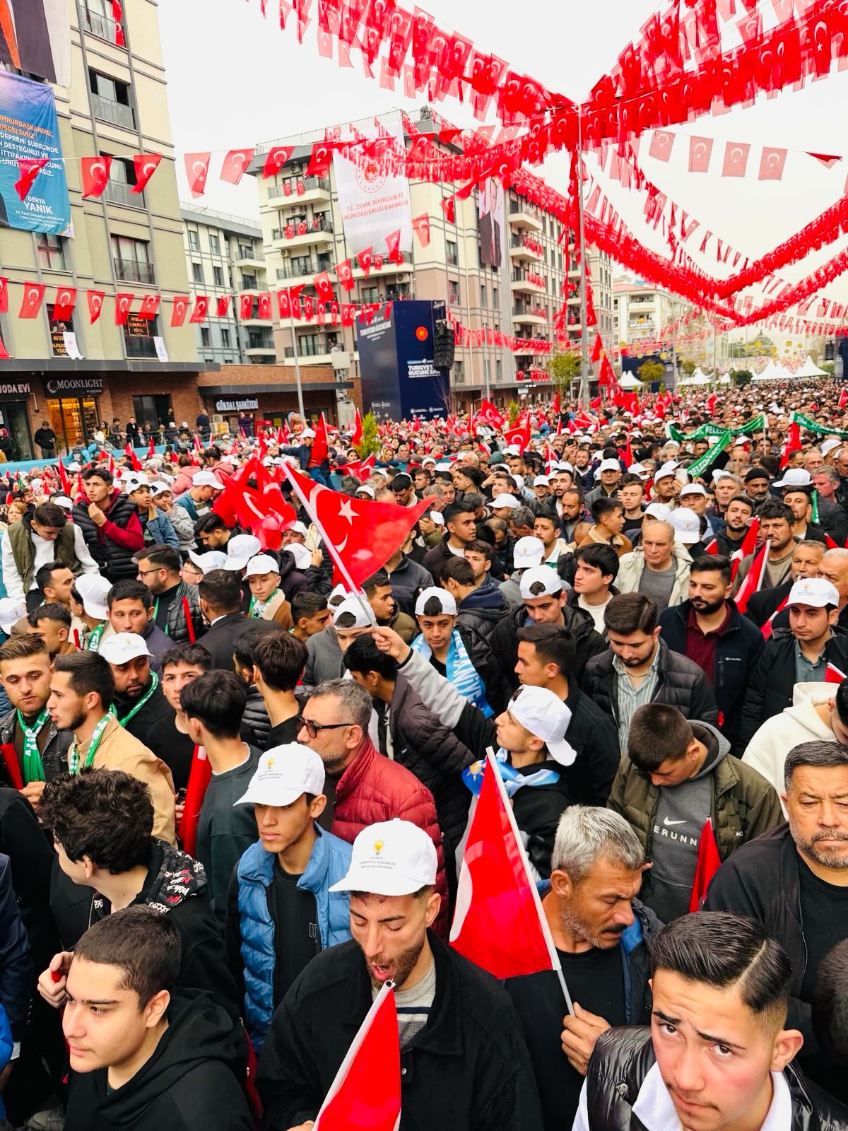 Kararmaz Birlik Ve Beraberlik İçinde Yaraları Sarıyoruz (1)