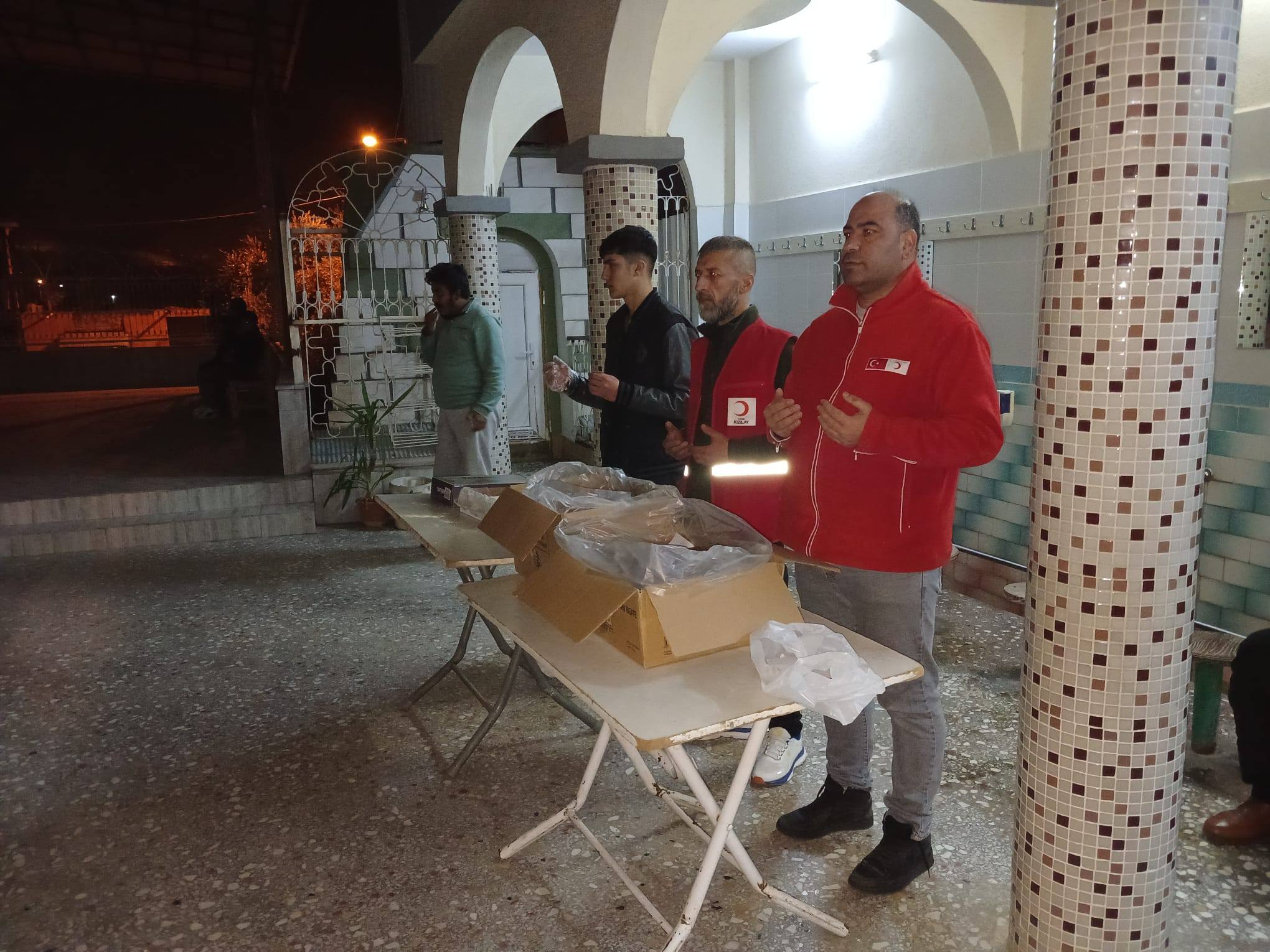 Kızılay Kadirli Şubesi’nden Berat Kandili’nde Vatandaşlara İkram (7)