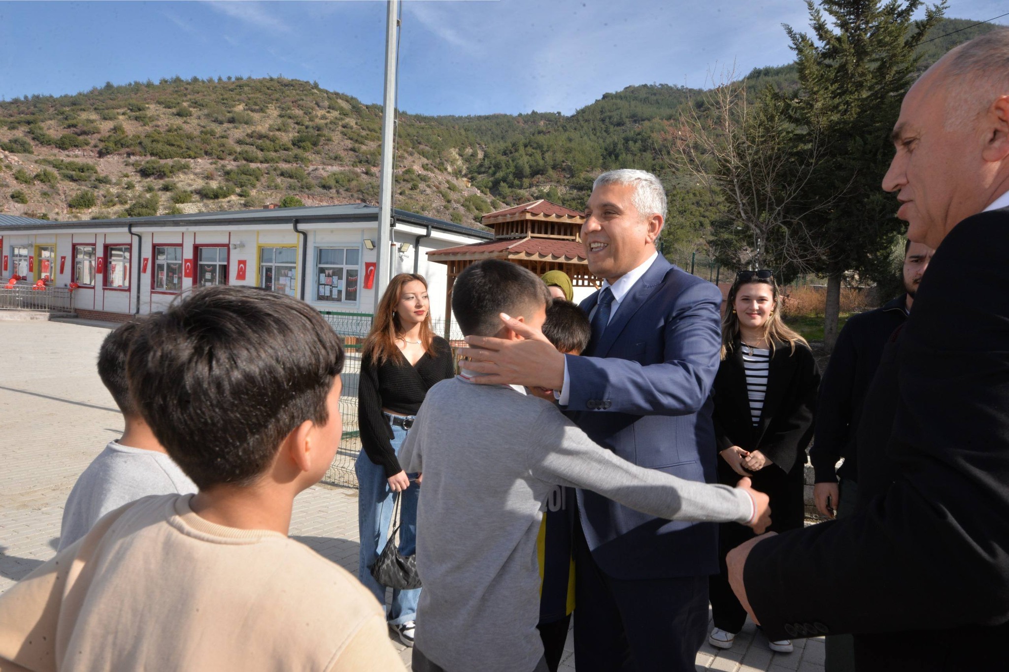 Osmaniye Vakfı’ndan Issızca Okuluna Kitap Desteği5