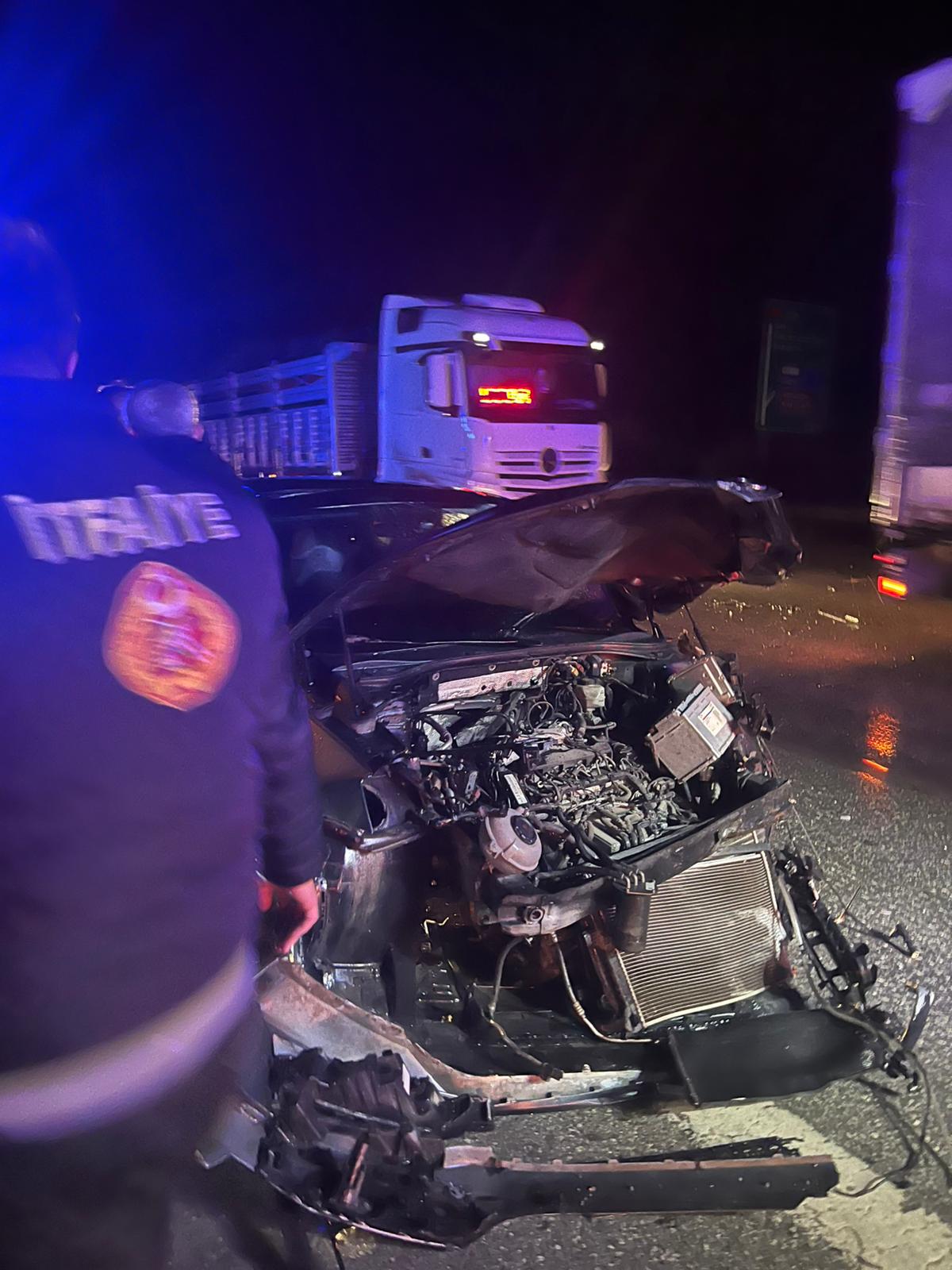 Osmaniye Yolu’nda Bariyer Kazası 3 Yaralı (1)