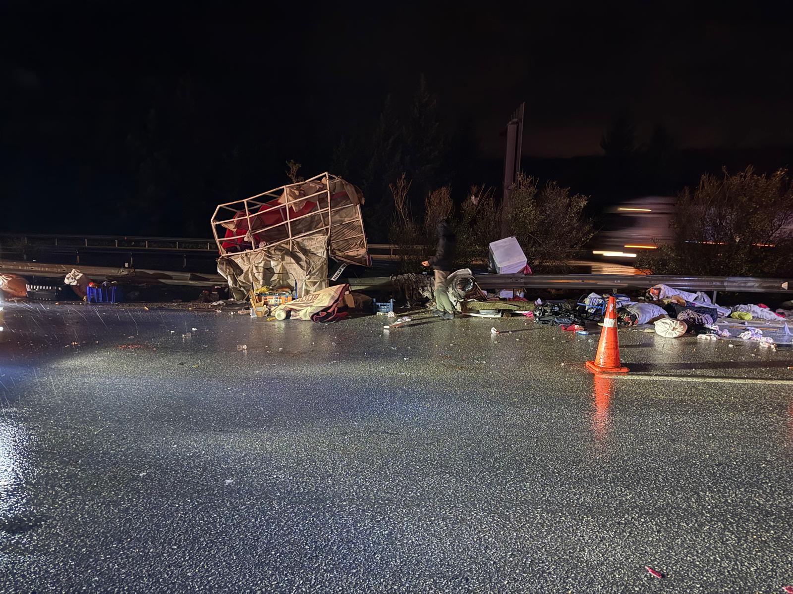 Osmaniye Yolu’nda Bariyer Kazası 3 Yaralı (2)
