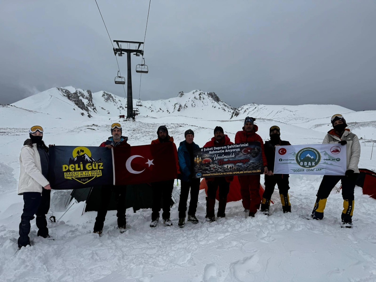 Osmaniyeli Dağcılar Erciyes’te Deprem Şehitlerini Andı2