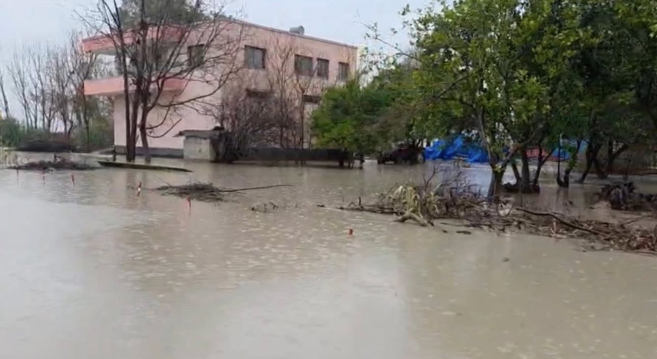 Sağanak Yağış Kadirli’yi Vurdu (7)