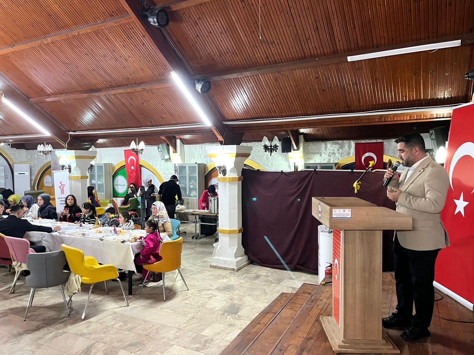 Toprakkale Kaymakamı Çocuklarla İftar Sofrasında (7)