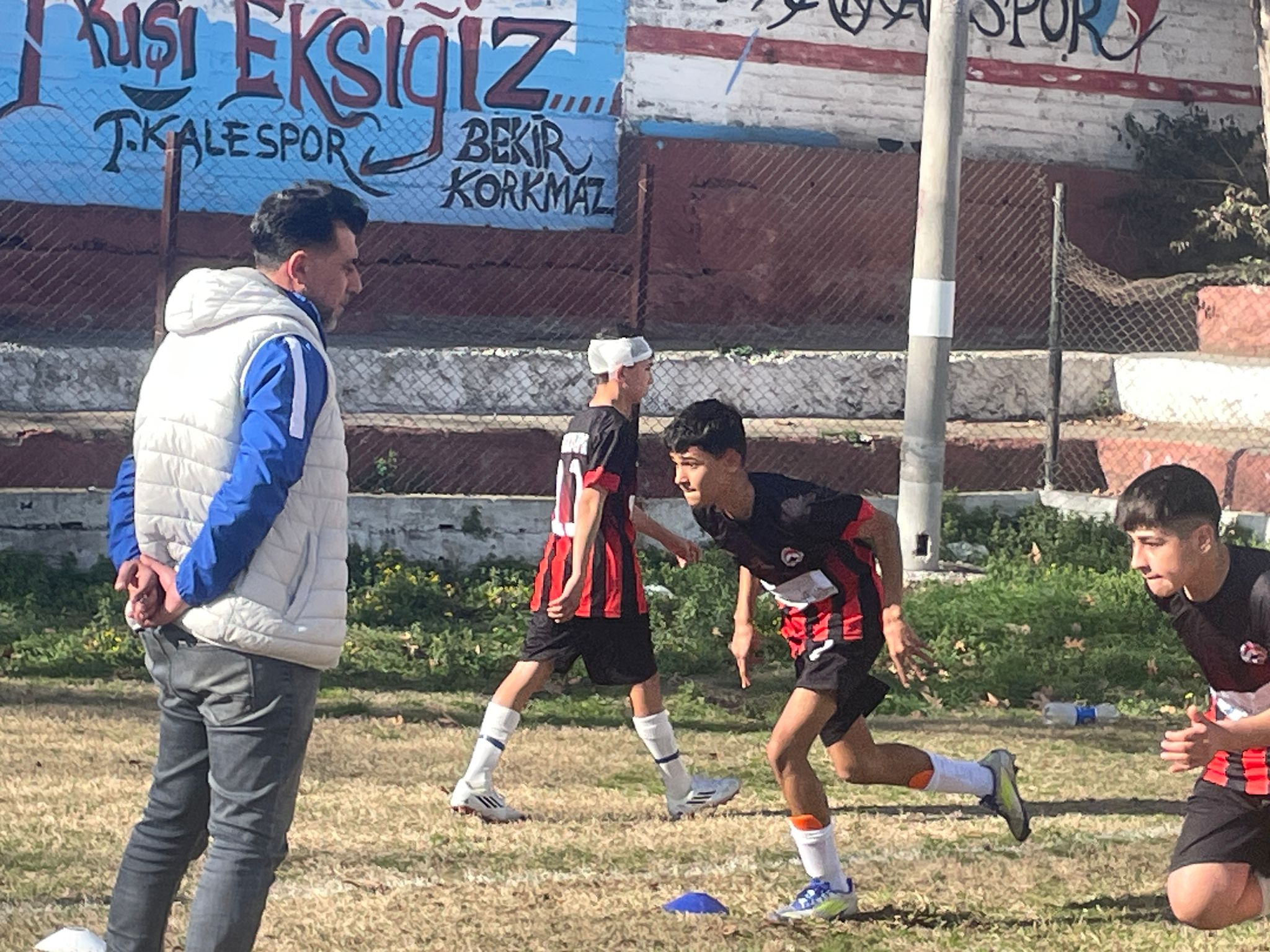 Toprakkalespor U15 Geleceğin Yıldızlarını Yetiştiriyor1
