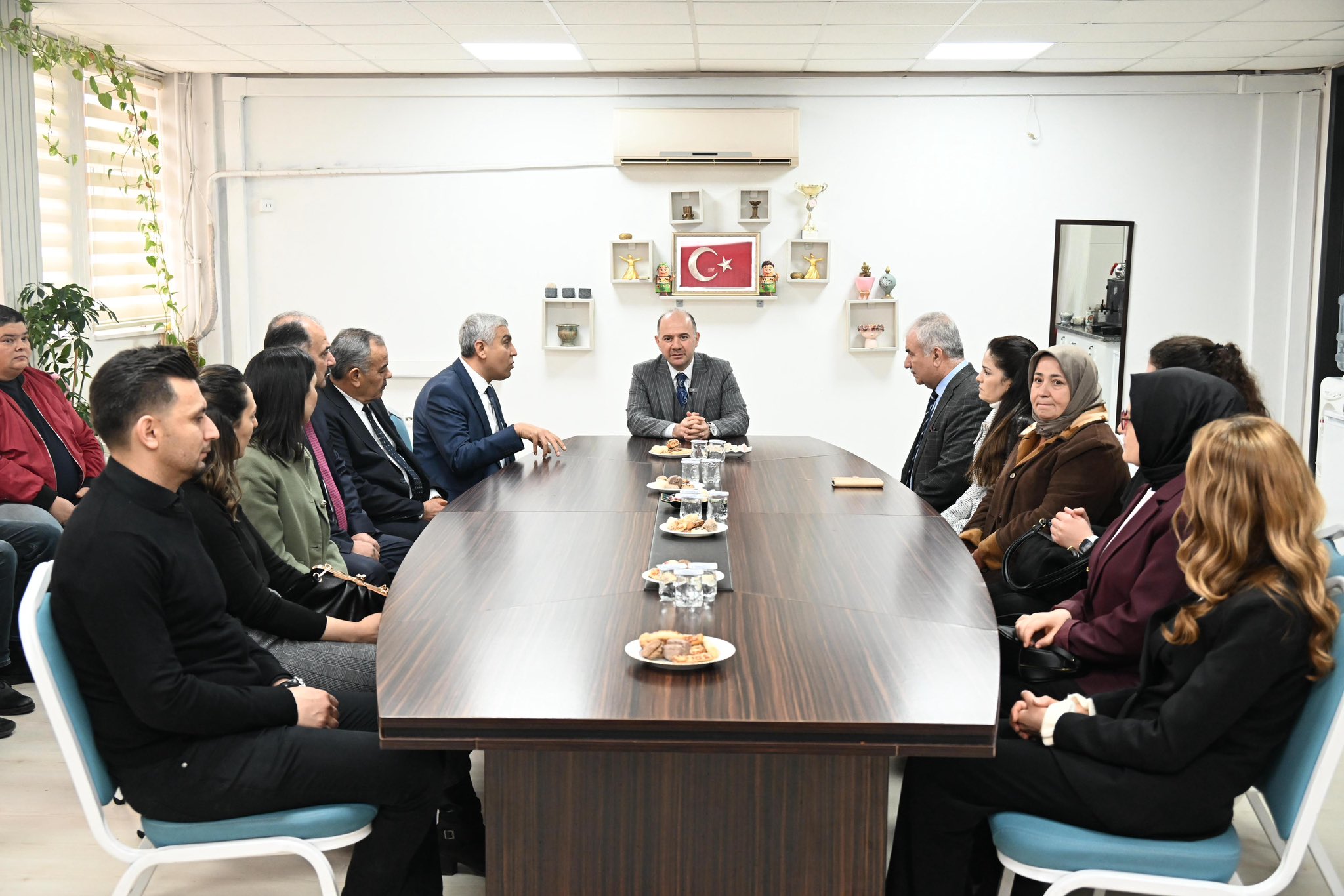 Vali Serdengeçti Dede Korkut İlkokulu’nu Ziyaret Etti3