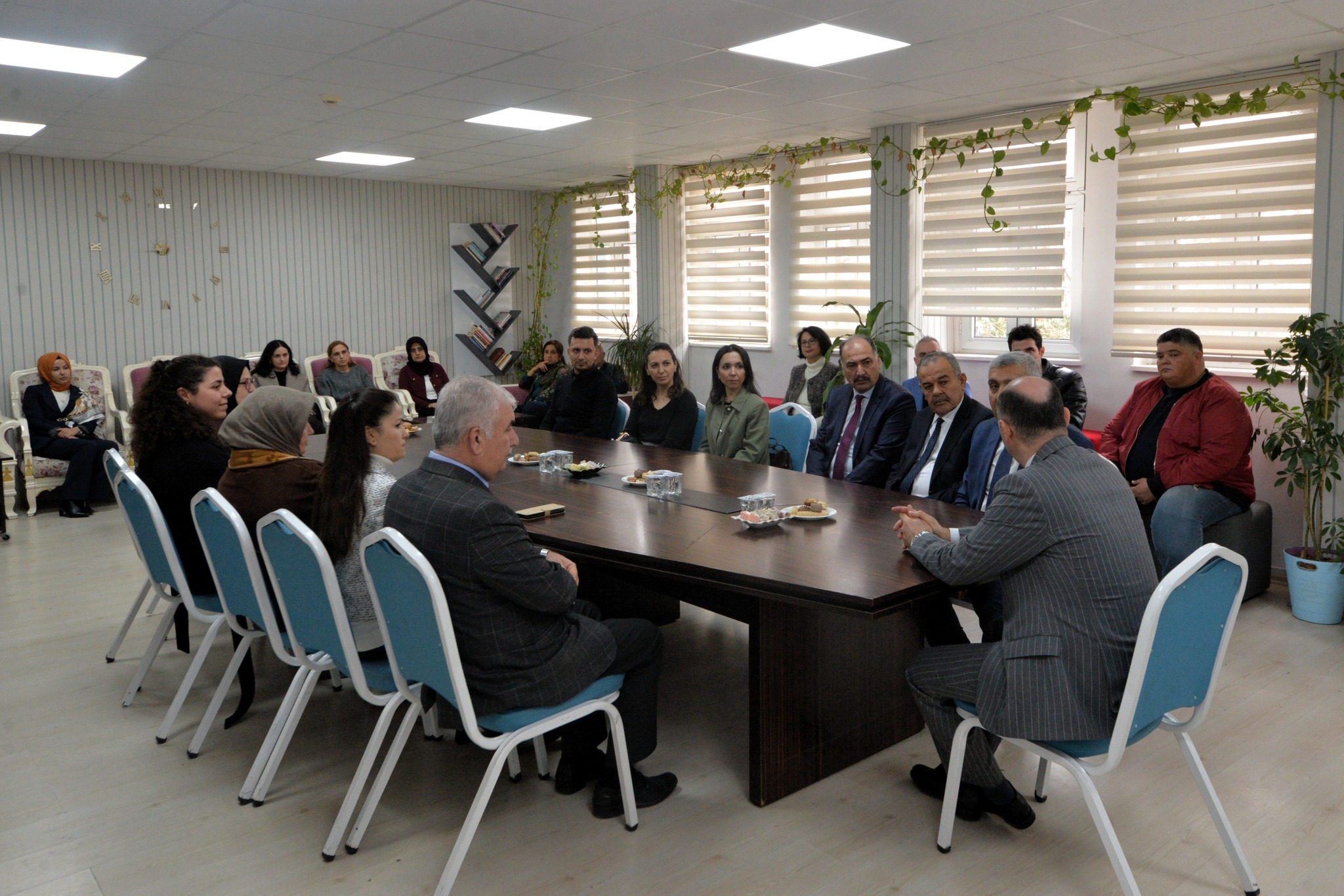 Vali Serdengeçti Dede Korkut İlkokulu’nu Ziyaret Etti4