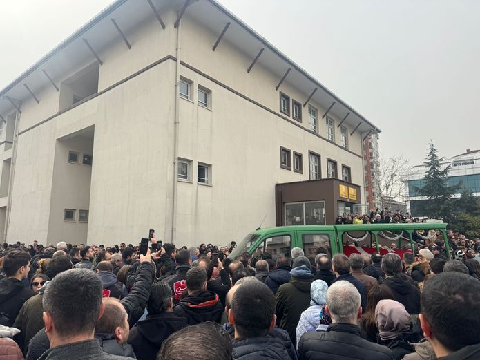 3866437 F03E3795F0E159Dbf116E7D8E411Ec25