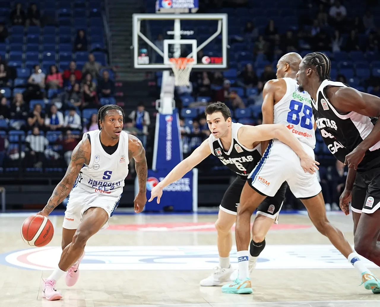 Anadolu Efes, Beşiktaş Gai̇n’i 89 80 Yendi (3)