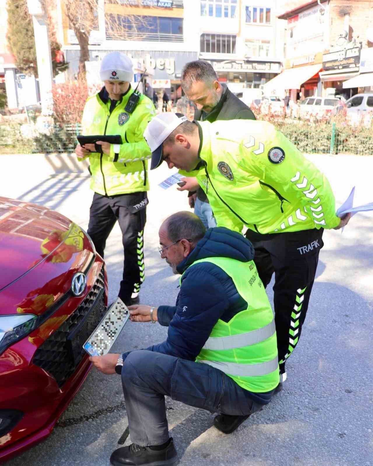 Bilecik'te Standart Dışı Plakalara Yönelik Denetim