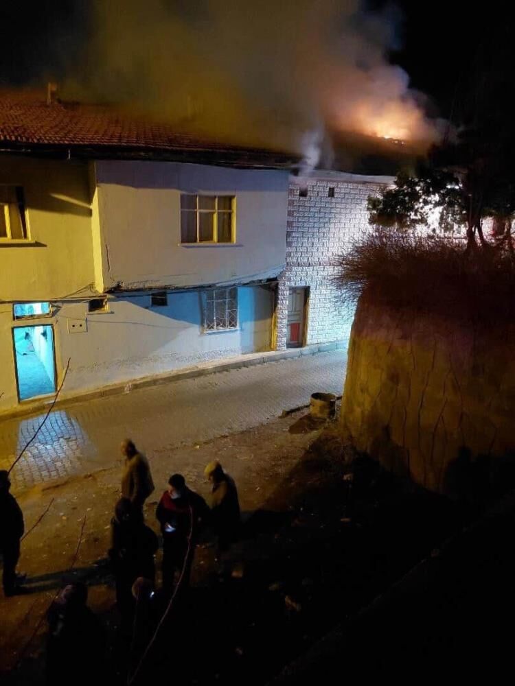 Çankırı’da Yangın 2 Kişi Hayatını Kaybetti (3)