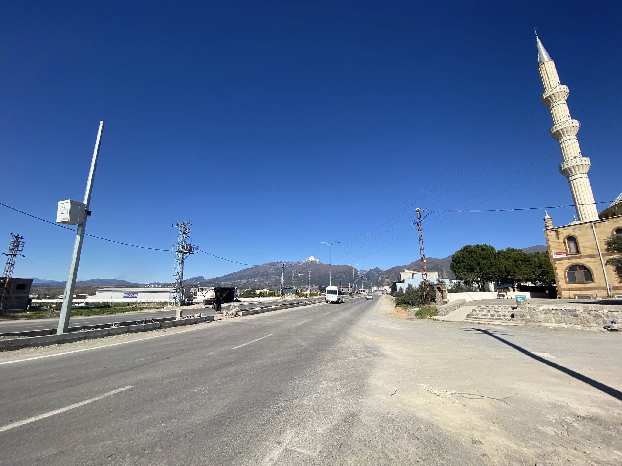 Düziçi Çevre Yolunda Kavşak Eksikliği Tepki Çekiyor (5)