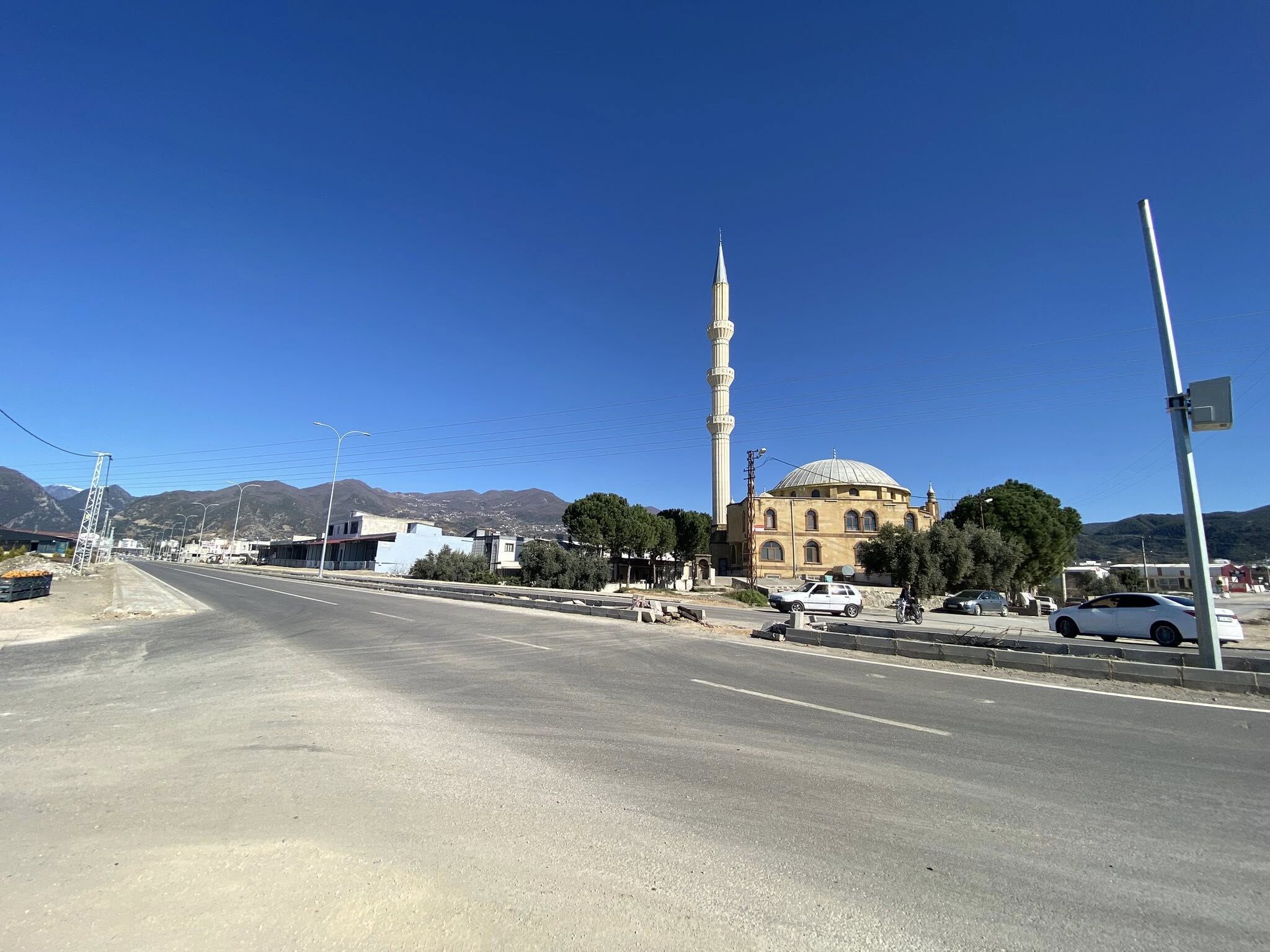 Düziçi Çevre Yolunda Kavşak Eksikliği Tepki Çekiyor (6)