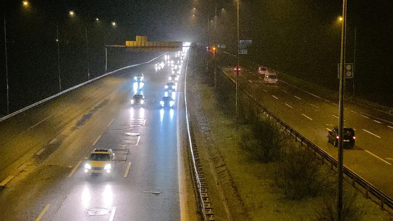 İstanbul Yolunda Trafik Yoğunluğu Artıyor (2)