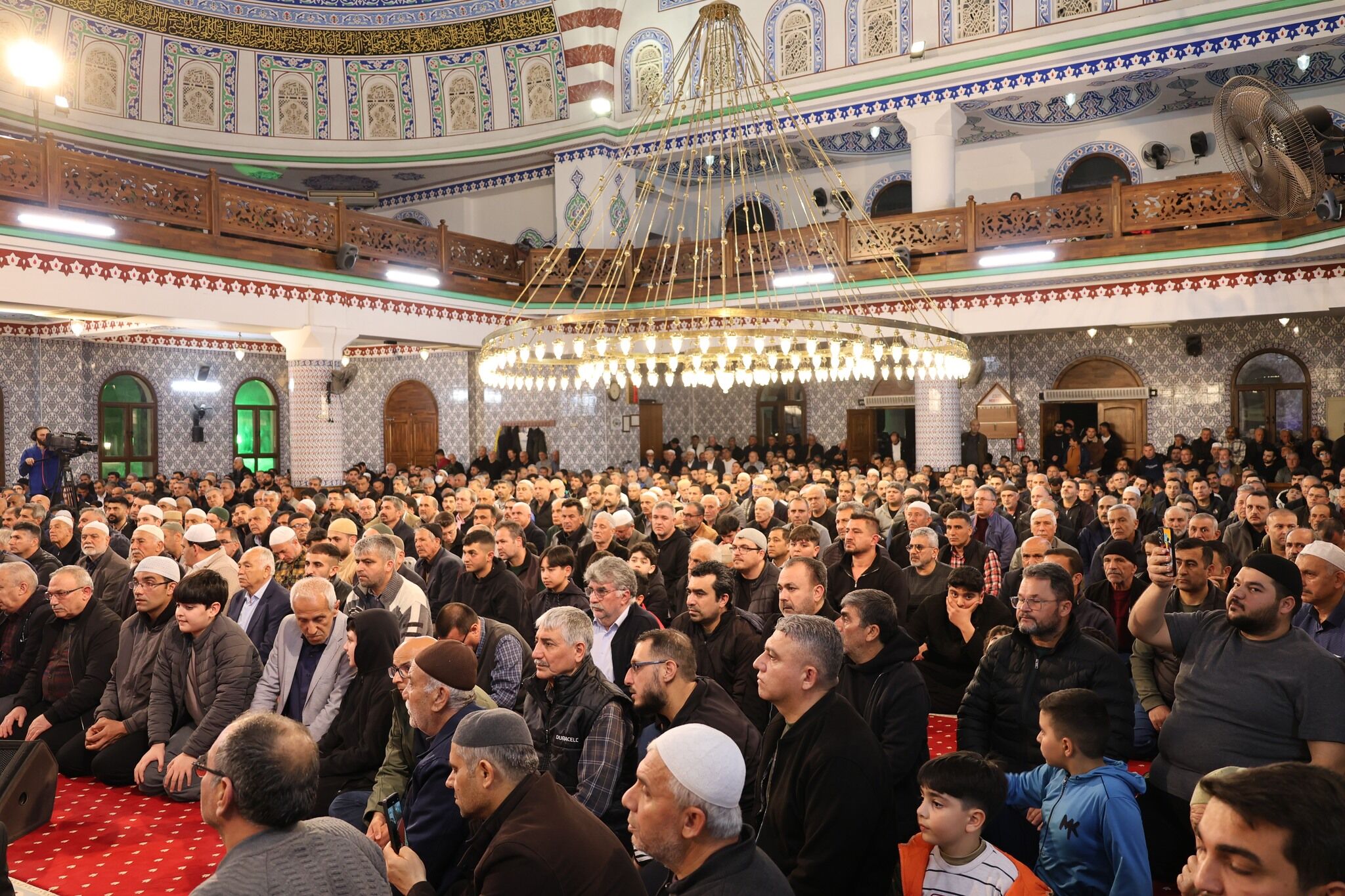 Kadir Gecesi Osmaniye Zafer Camii’nde Yoğun Katılımla İdrak Edildi (11)
