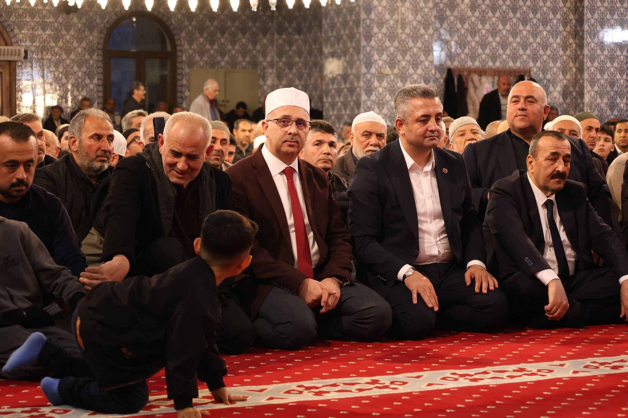 Kadir Gecesi Osmaniye Zafer Camii’nde Yoğun Katılımla İdrak Edildi (5)