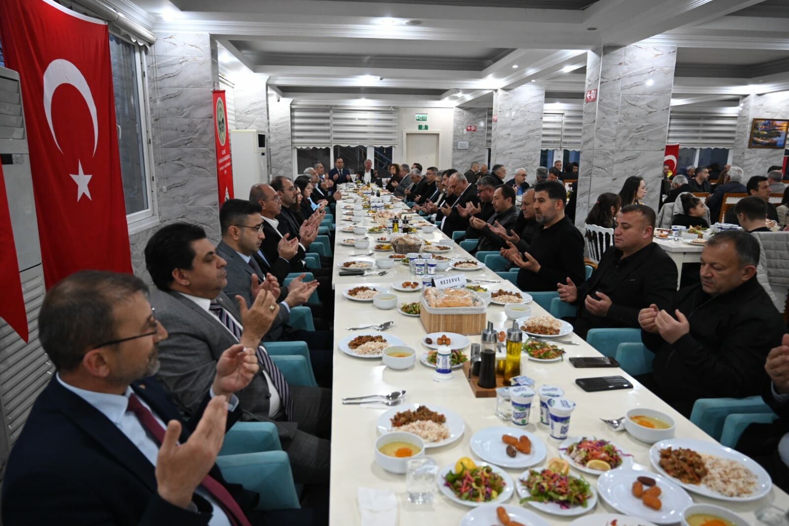 Kadi̇rli̇ Ve Kahramanmaraşlilar İftarda Buluştu (3)