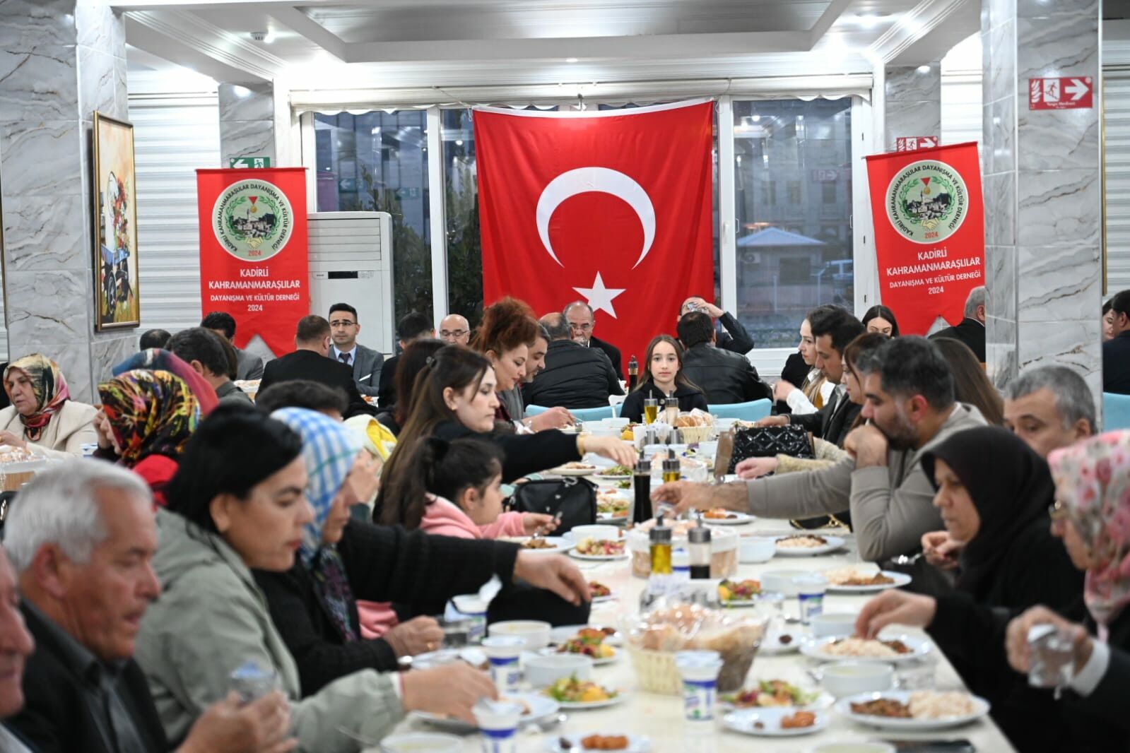 Kadi̇rli̇ Ve Kahramanmaraşlilar İftarda Buluştu (7)