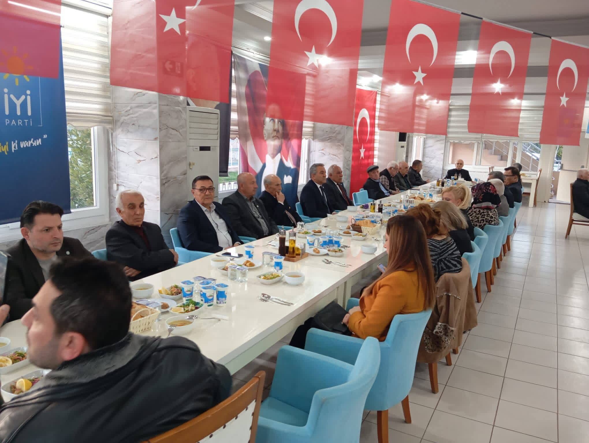 Kadirli’de İyi̇ Parti İftarında Birlik Mesajı (5)