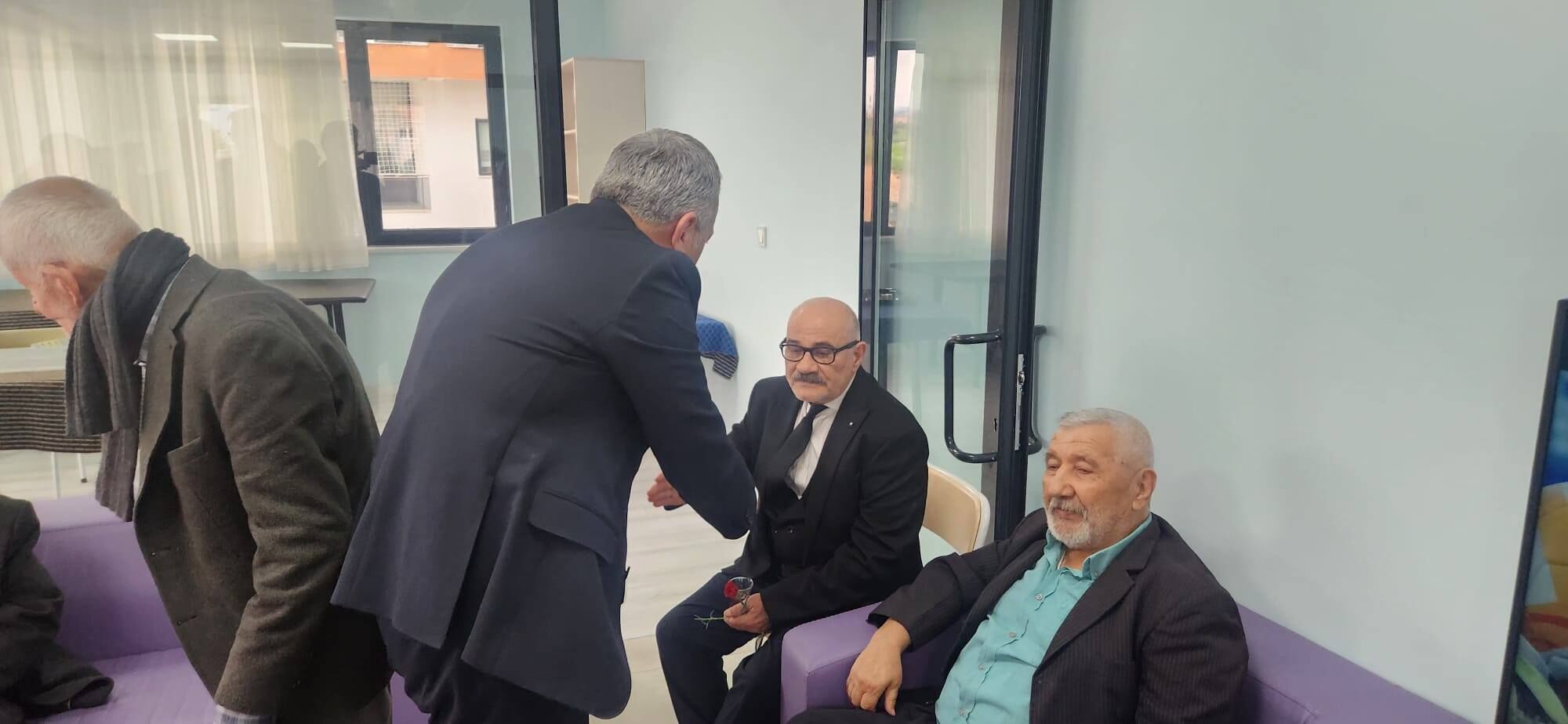 Kadirli’de İyi̇ Parti’den Huzurevine Anlamlı Ziyaret (7)