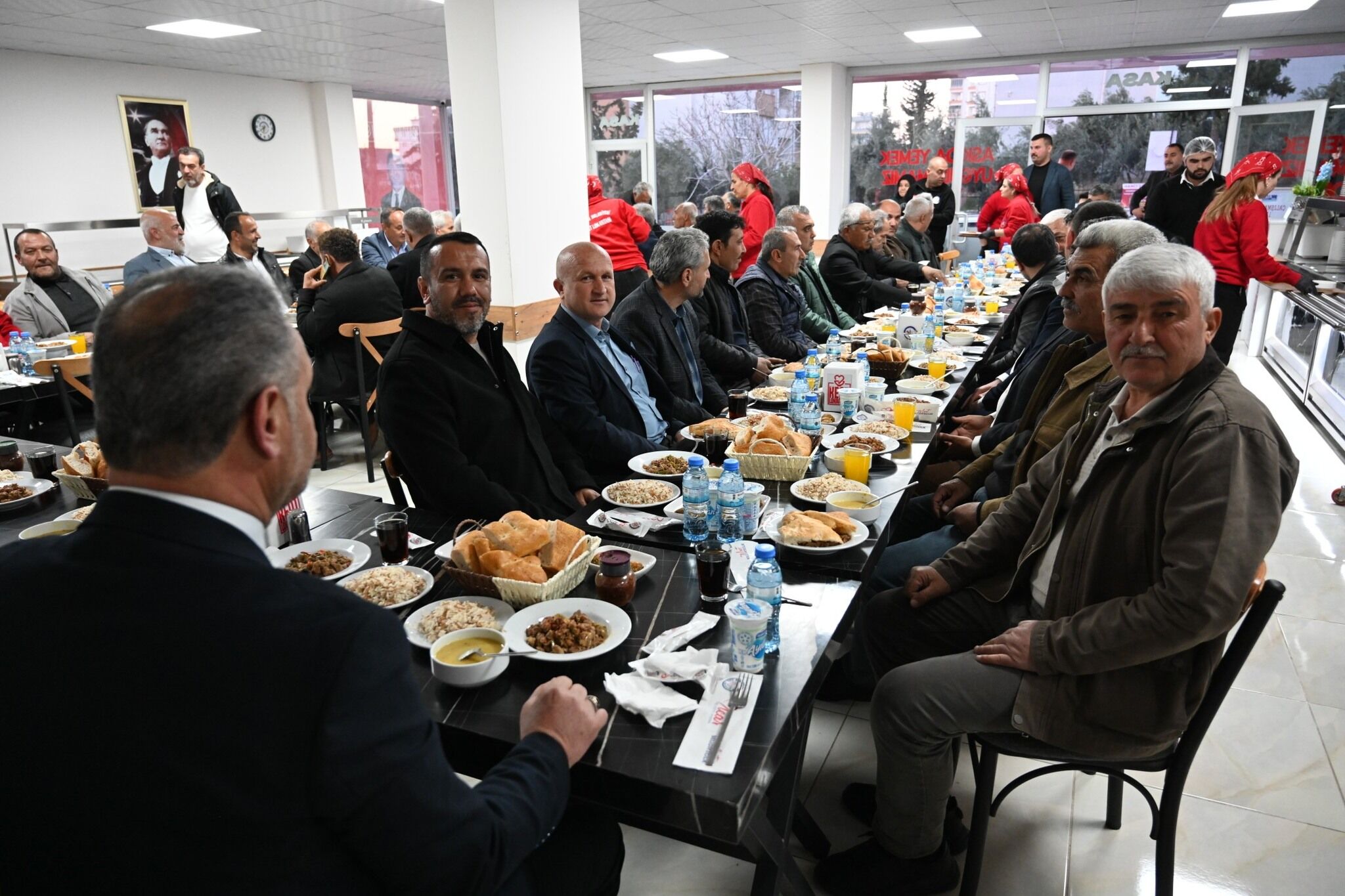 Kadirli’de Muhtarlar Ve Meclis Üyeleri İftarda Buluştu (6)