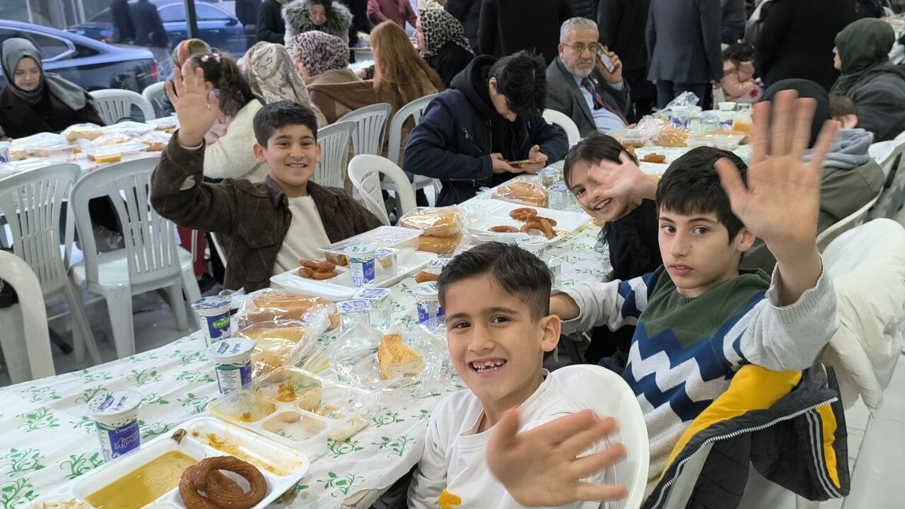 Karayiğit “Ramazan Sofraları Dayanışmamızı Güçlendiriyor” (19)