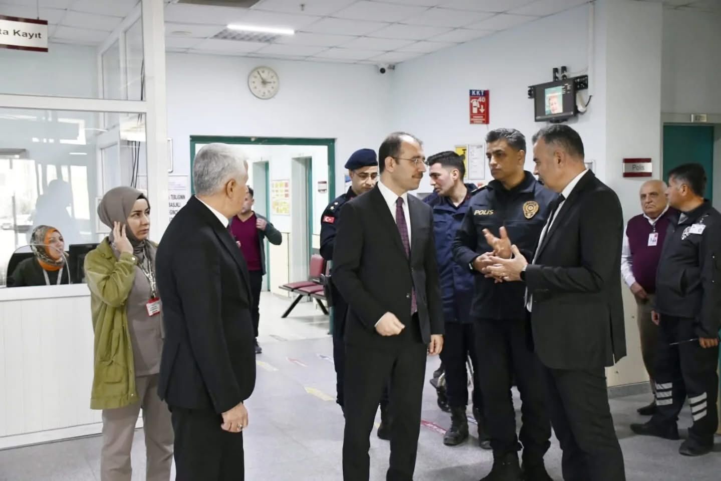 Kaymakam Dolu’dan Hastaneye Bayram Ziyareti (1)