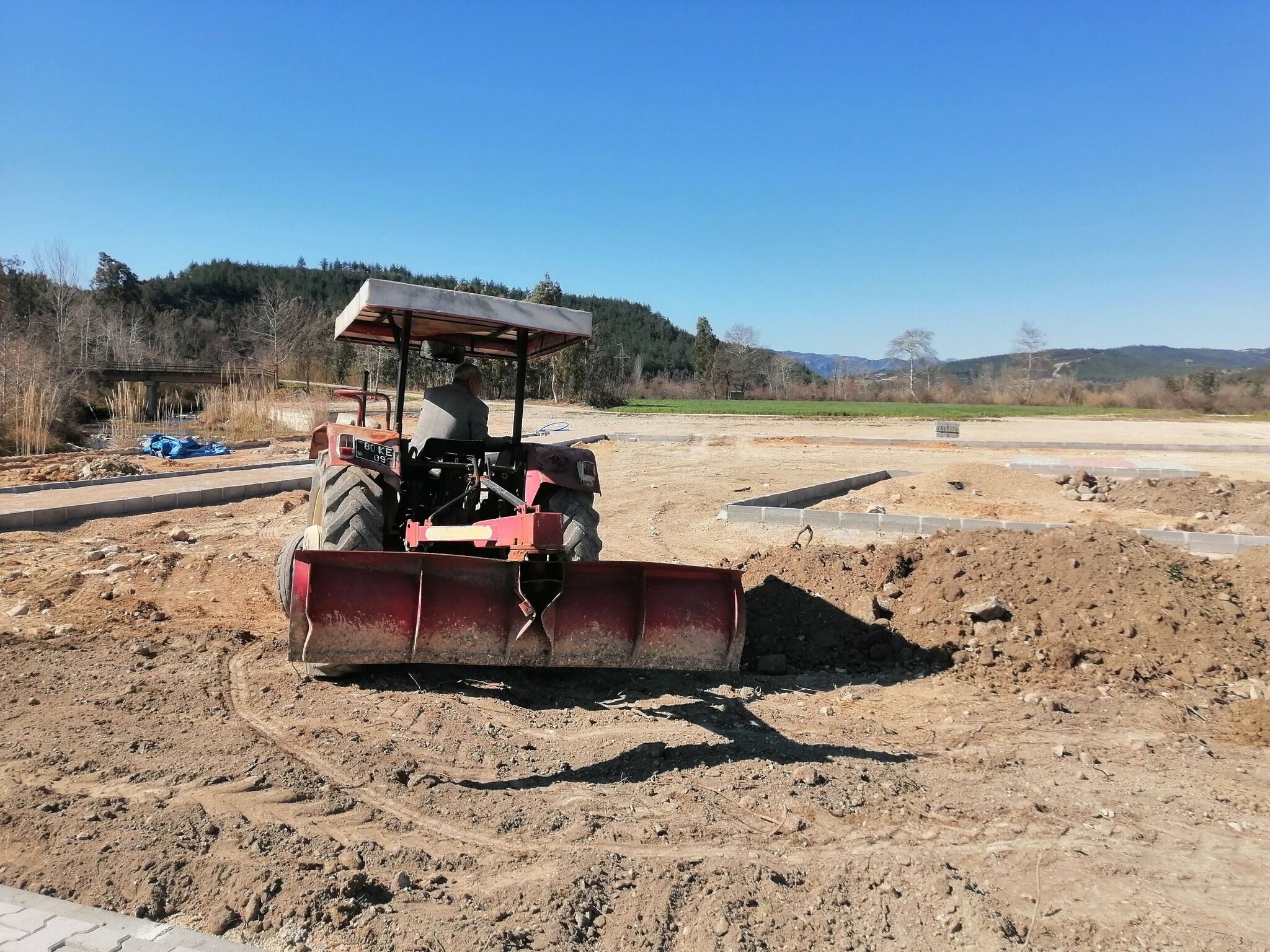 Mehmetli Mesire Alanında Park Çalışmaları Devam Ediyor (3)