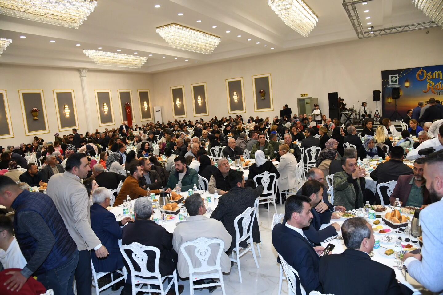 Osmaniye’de Kardeşlik Sofrası Kuruldu (1)