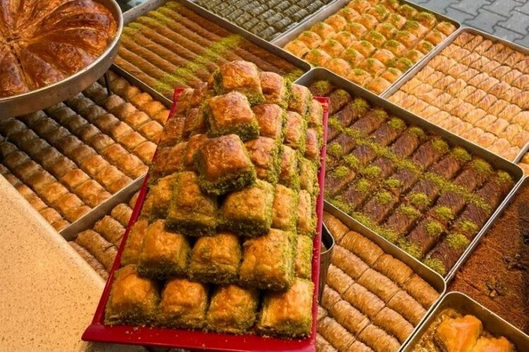 Osmaniye’de Tatlı Rekabet Soğuk Baklava Mı Sıcak Mı (1)
