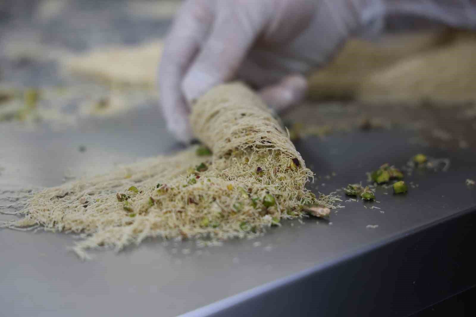 Ramazan Bayramı Için Diyarbakır'ın Tescilli Ürünleri Kadayıf Ve Soğuk Baklavaya Yoğun Talep