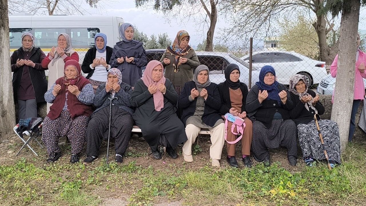 Sakızgediği’nde Mezarlıkta 33 Yıllık Bayram Geleneği (3)