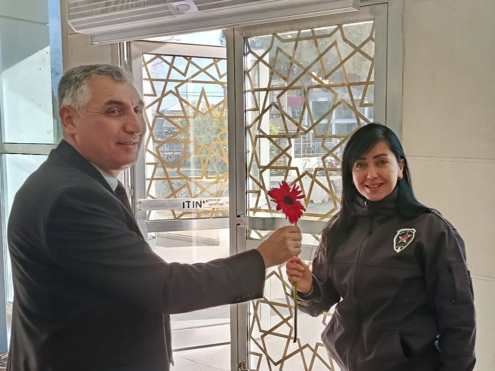 Sgk Osmaniye’de Kadınlara Karanfil (3)