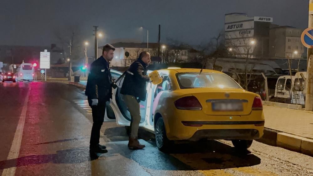 Taksi Şoförü Müşteri Tartışmasında Bıçaklandı (1)