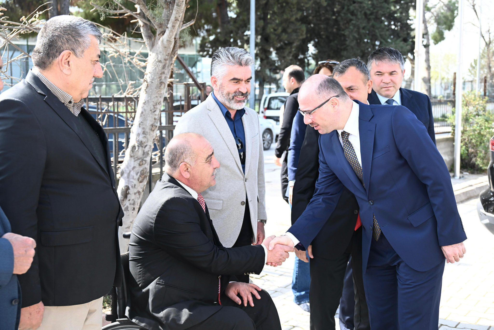 Vali Serdengeçti Şehit Ailelerini Ziyaret Etti (11)