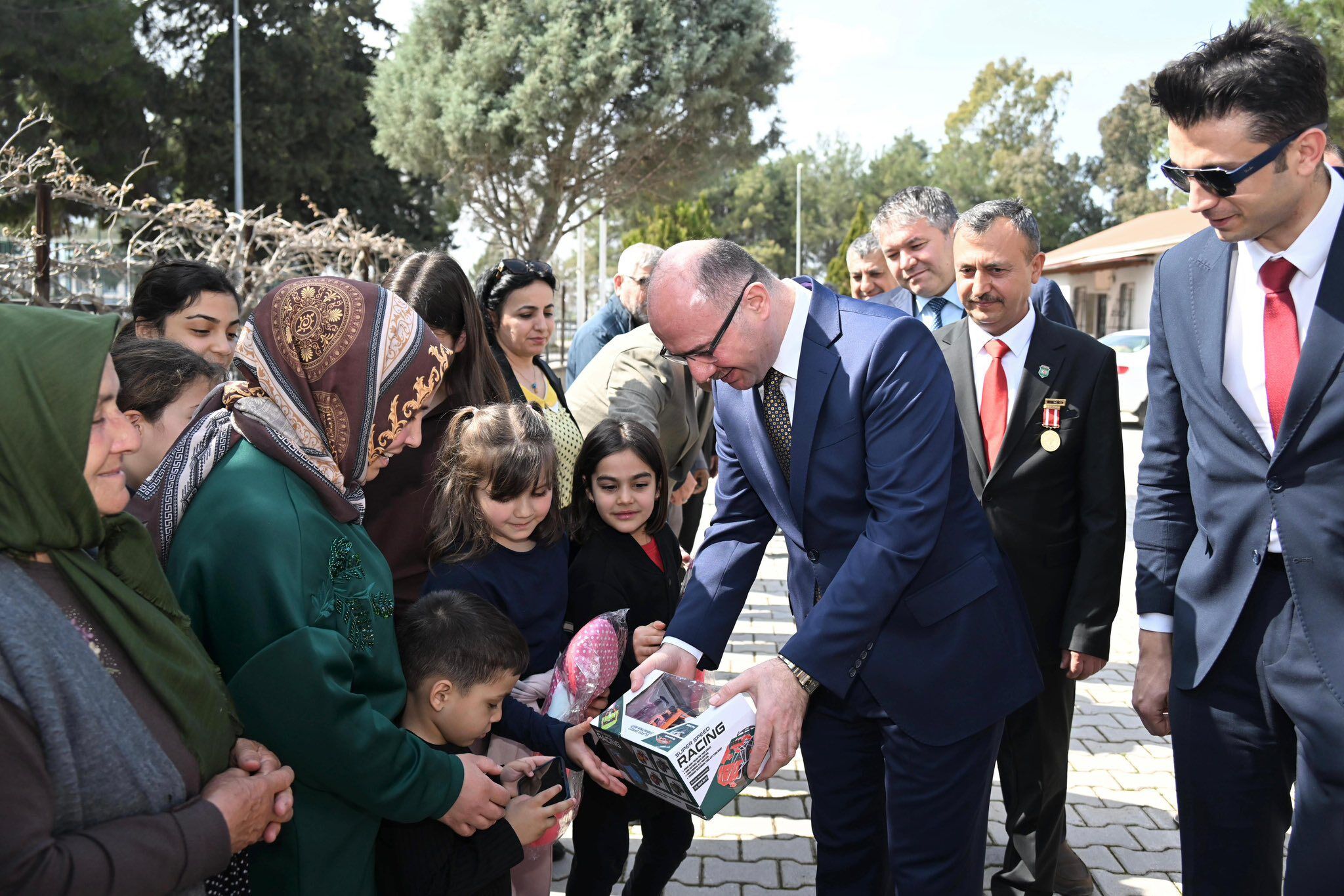Vali Serdengeçti Şehit Ailelerini Ziyaret Etti (13)