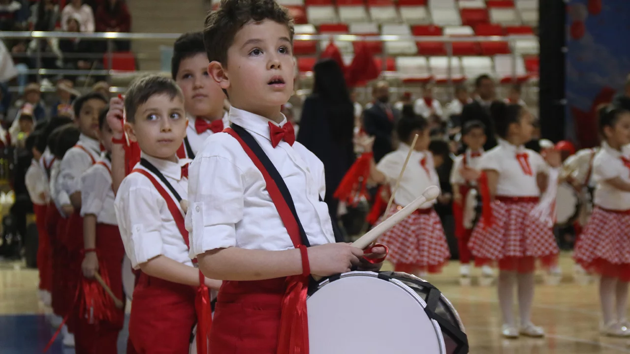 23 Nisan Ulusal Egemenlik Ve Cocuk Bayrami Coskuyla Kutlandi