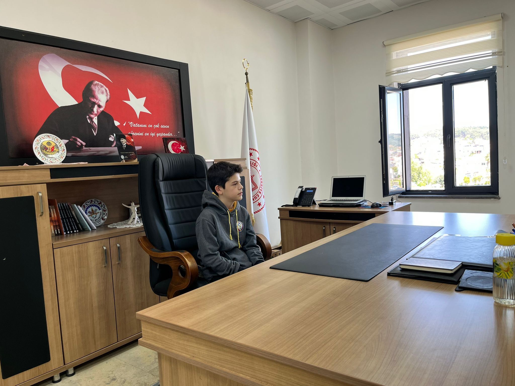 23 Nisan’da Anlamlı Devir Minik Müdür Göreve Geldi (2)