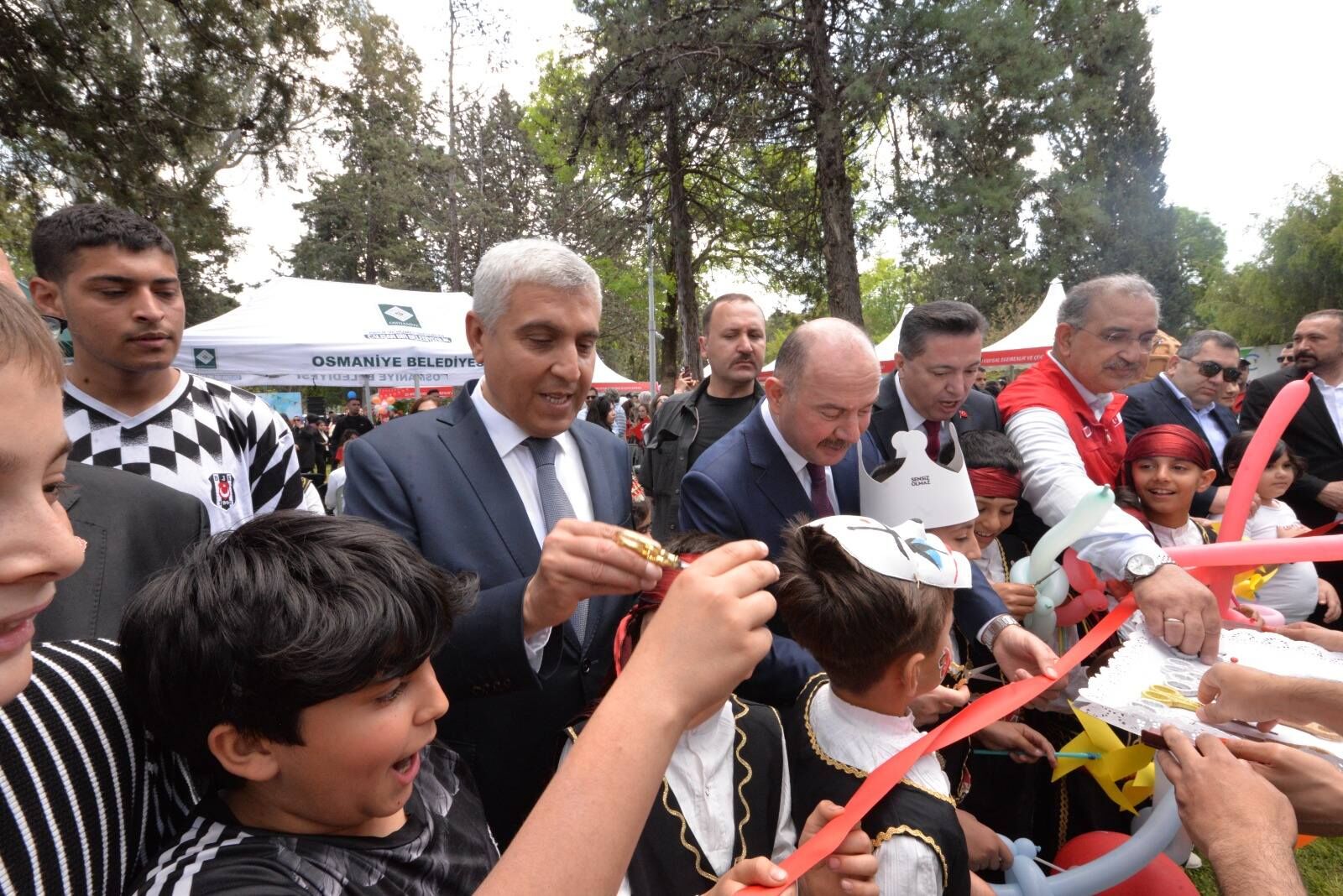 679092610 1266549918990639 3368039529344450367 N