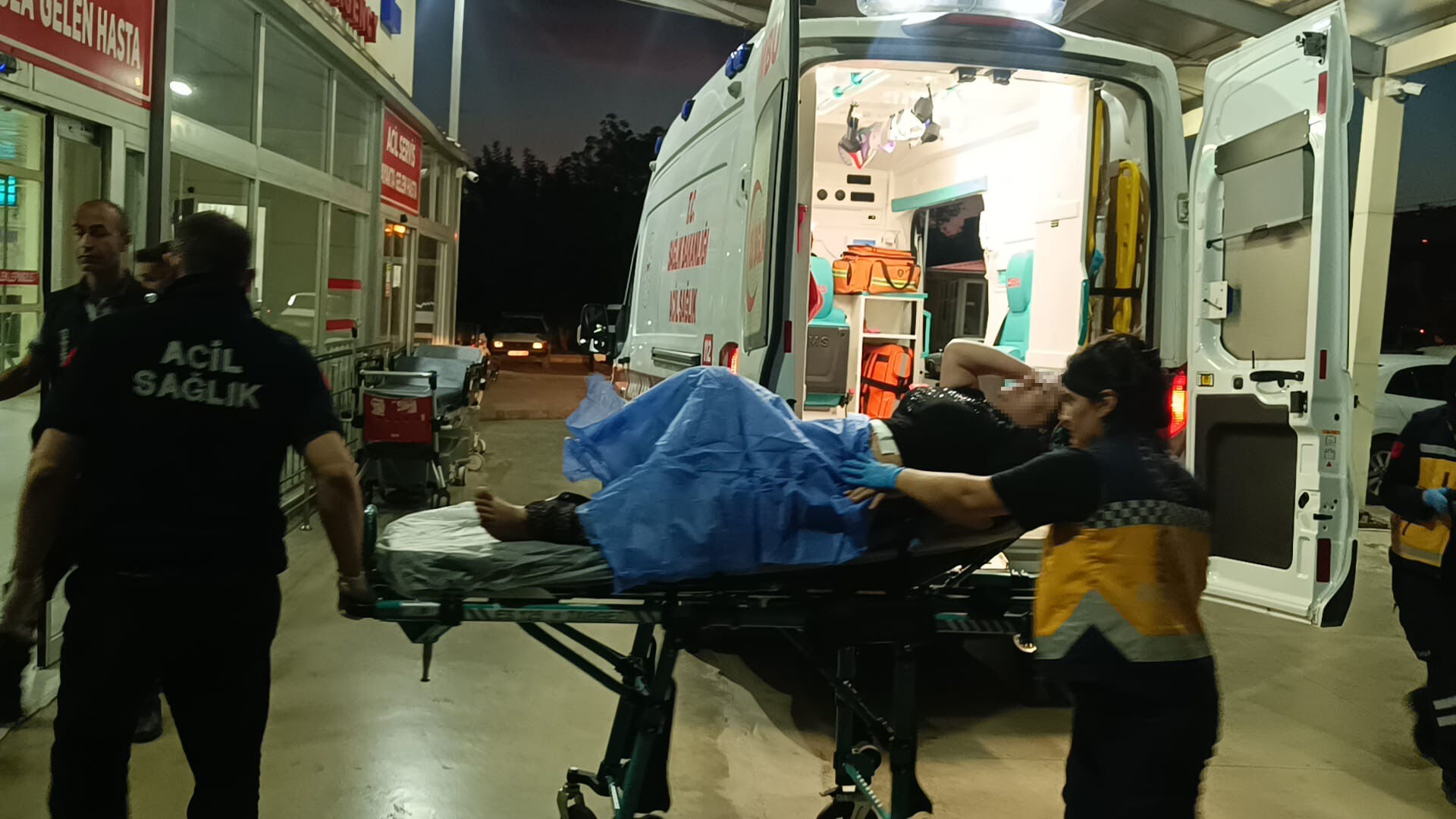 Adana'da Babası Tarafından Bıçaklanan Kadın Yaralandı