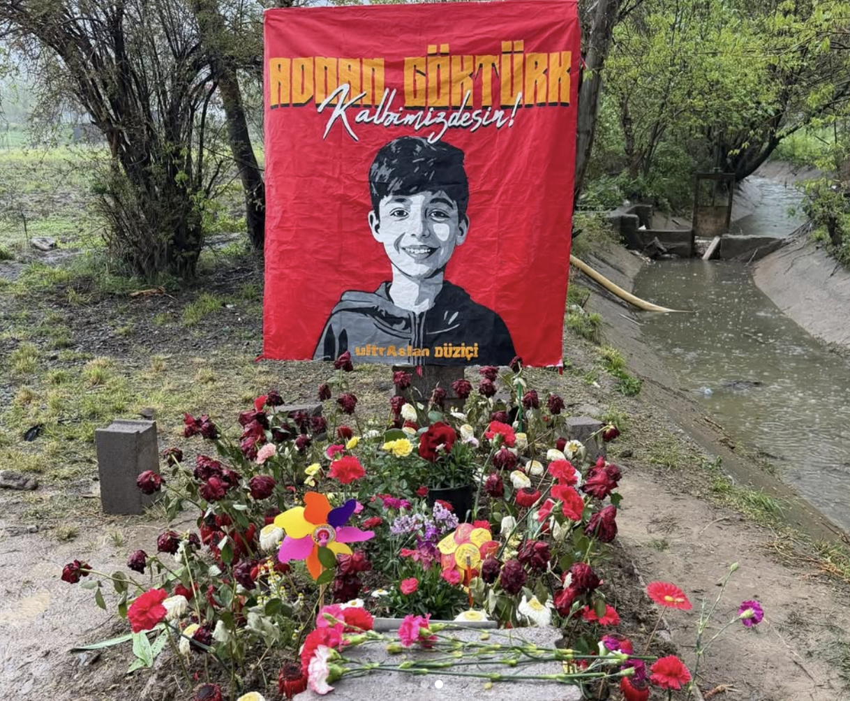 Adnan Göktürk’e Tribünde Vefa