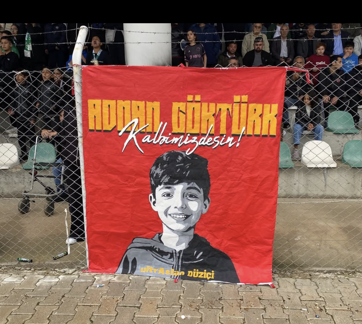 Adnan Göktürk’e Tribünde Vefa1
